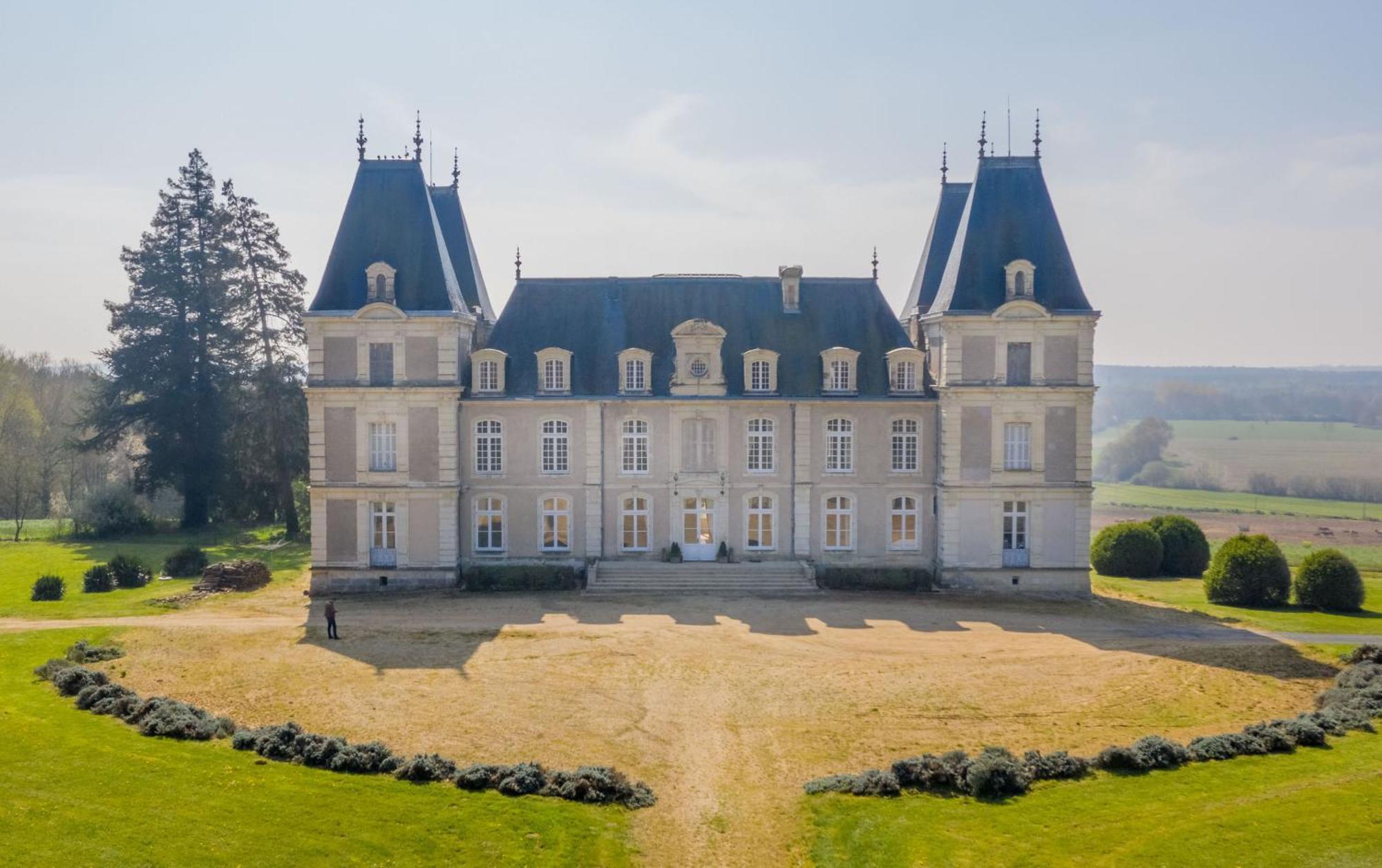 Chateau La Bainerie Tierce Exterior photo