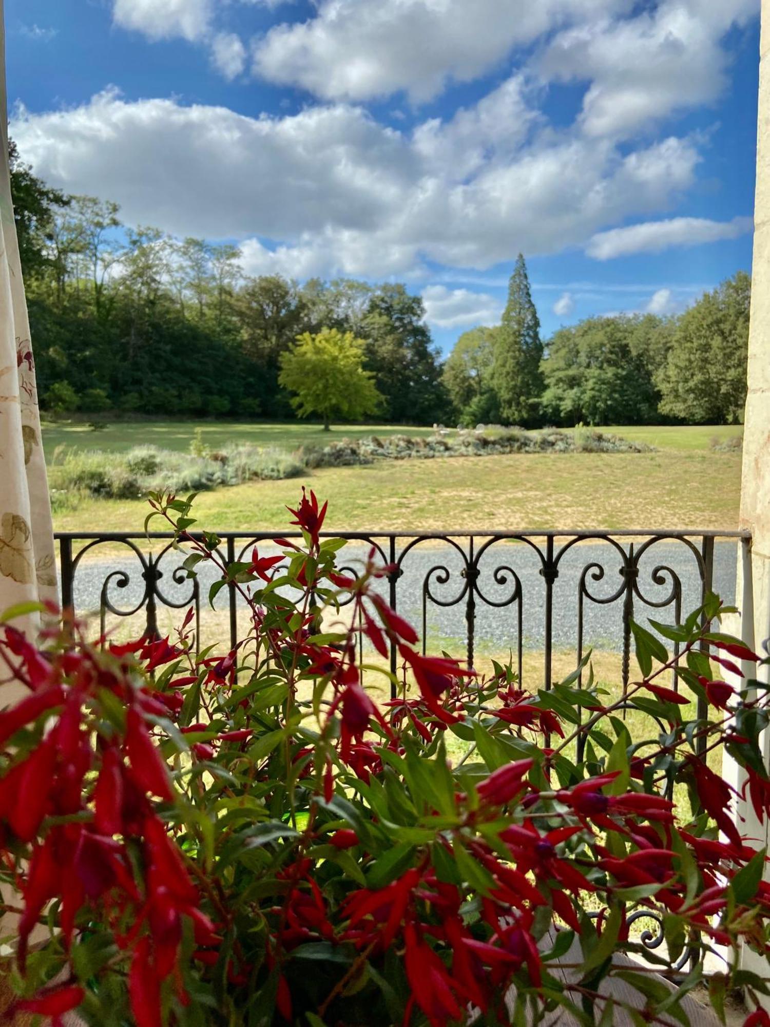 Chateau La Bainerie Tierce Exterior photo