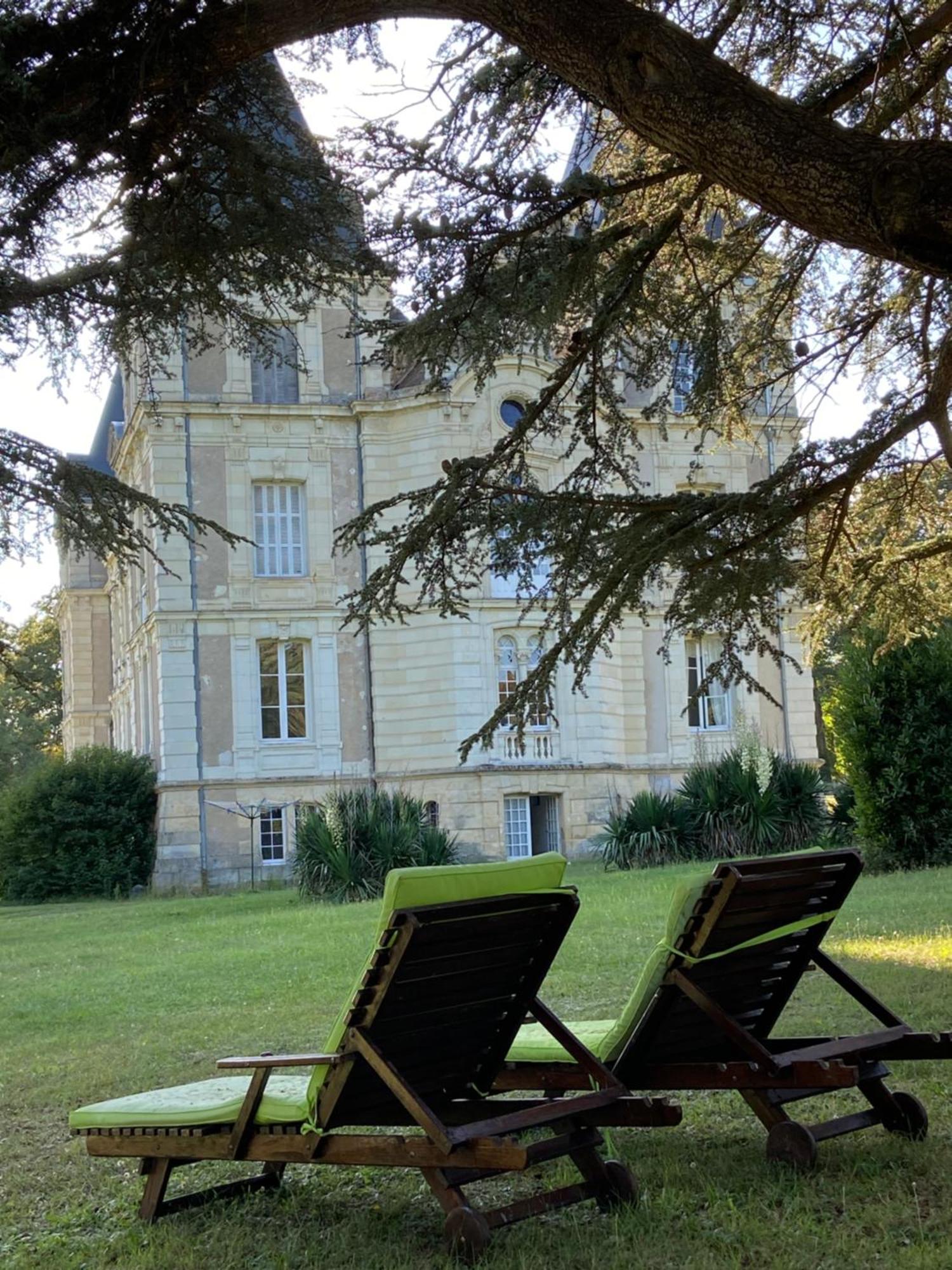Chateau La Bainerie Tierce Exterior photo